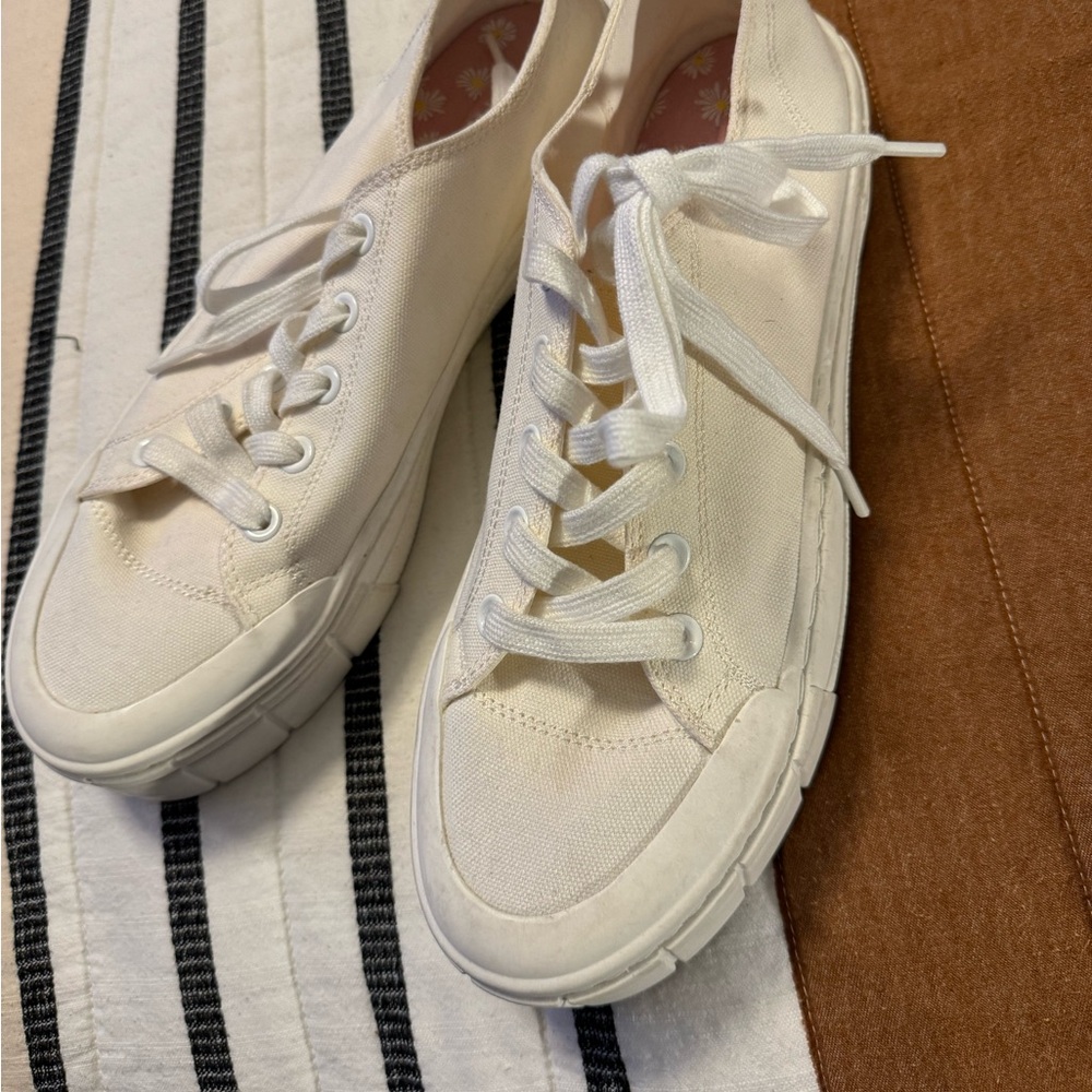 Women white sneakers size 11